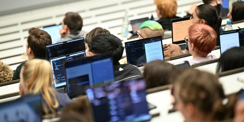 Informatik-Vorlesung in Tübingen - Foto: Bernd Weißbrod/dpa