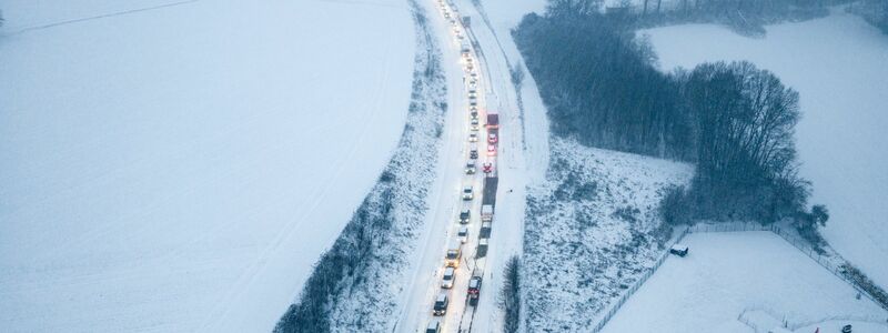 Über den Tag fällt laut dem DWD zunächst Regen im Westen, Südwesten und in Teilen der Mitte.  - Foto: Christoph Reichwein/dpa