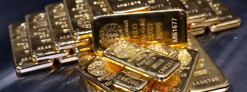 Der Goldpreis steigt rasant und hat zuletzt die Marke von 5.000 Dollar je Feinunze überschritten (Archivbild) - Foto: Sven Hoppe/dpa