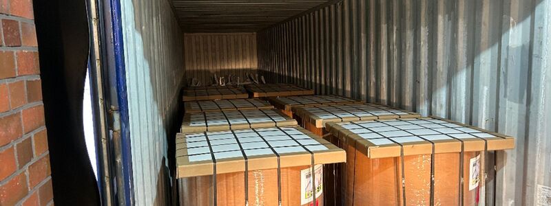 Im Inneren der Papierrollen waren 400 Pakete mit Heroin versteckt, die der Zoll bei einer Röntgenkontrolle im Hamburger Hafen entdeckte.  - Foto: -/Zollfahndungsamt Hannover/dpa