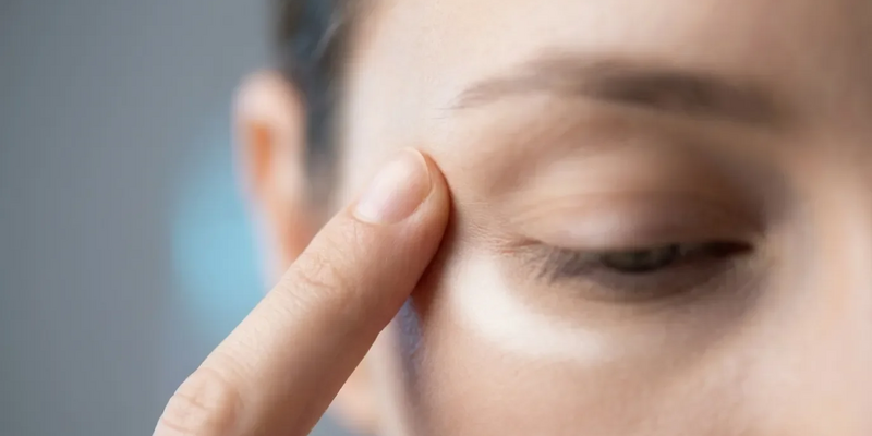 Akupressur gegen digitalen Sehstress: Ein alter Punkt im neuen Fokus - Foto: über boerse-global.de