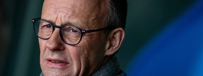 Merz äußert sich aus eigener Anschauungen über die Gesundheit Trumps. Er spricht regelmäßig mit ihm. - Foto: Fabian Sommer/dpa