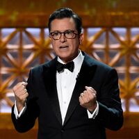 Colbert, dessen Show 2026 abgesetzt wird, gilt als Kritiker Trumps. (Archivbild) - Foto: Chris Pizzello/AP/dpa