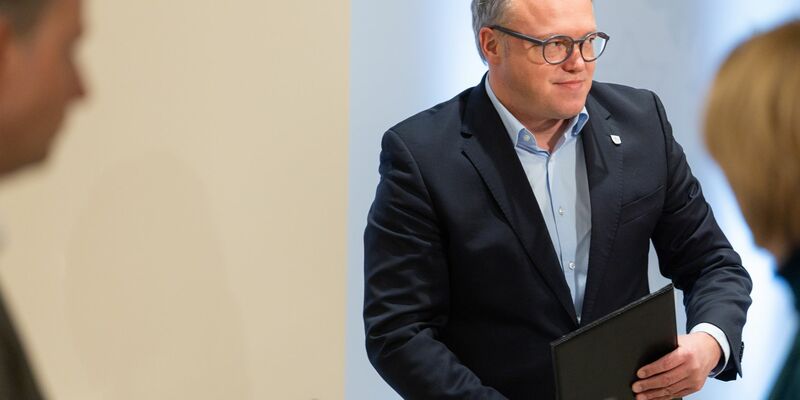 Die TU Chemnitz will Mario Voigt den Doktortitel entziehen. - Foto: Michael Reichel/dpa