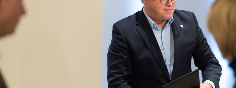 Die TU Chemnitz will Mario Voigt den Doktortitel entziehen. - Foto: Michael Reichel/dpa