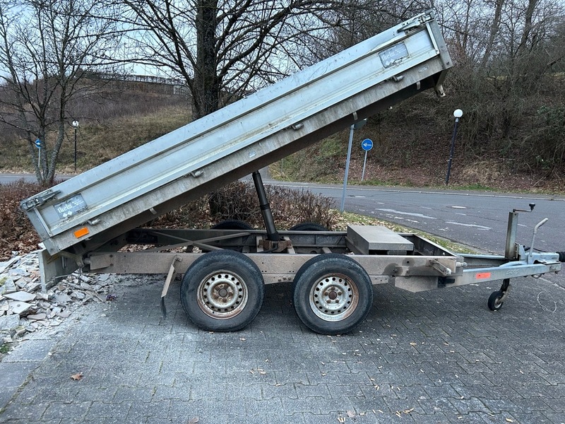 POL-PDTR: Diebstahl eines AnhÀngers Am Stadion in Birkenfeld - Foto: presseportal.de
