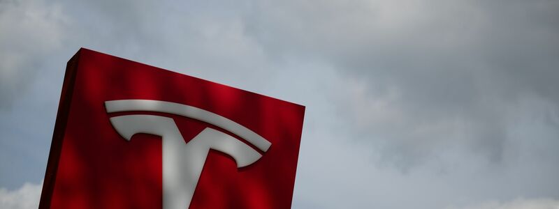 Die Tesla-Auslieferungen waren im vergangenen Quartal erneut deutlich gesunken. (Archivbild) - Foto: Sebastian Gollnow/dpa