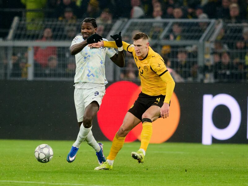 Zweikämpfe prägten das Geschehen. - Foto: Bernd Thissen/dpa