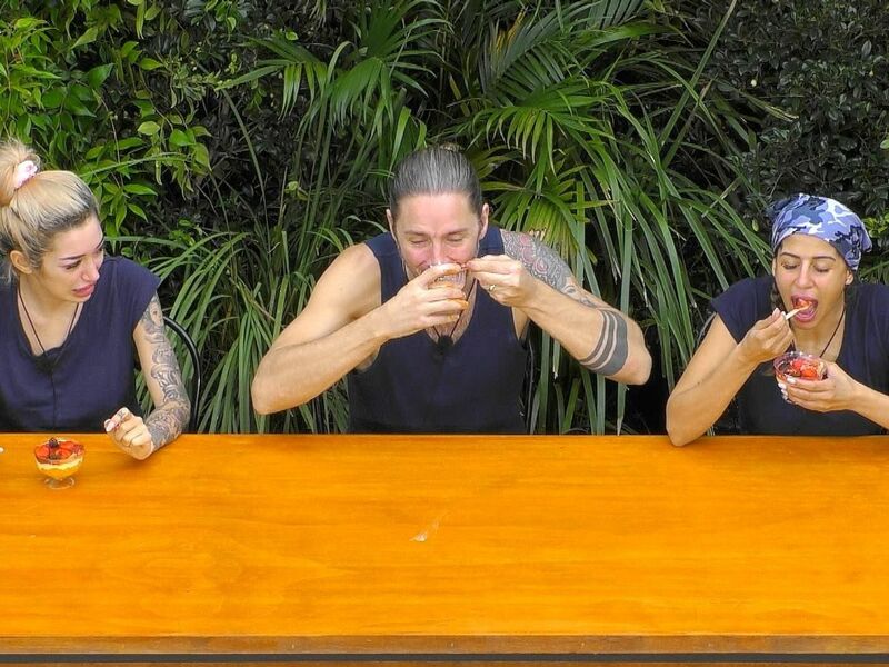 Kamelhirn und Kuhurin standen auf der Speisekarte.  - Foto: RTL/dpa