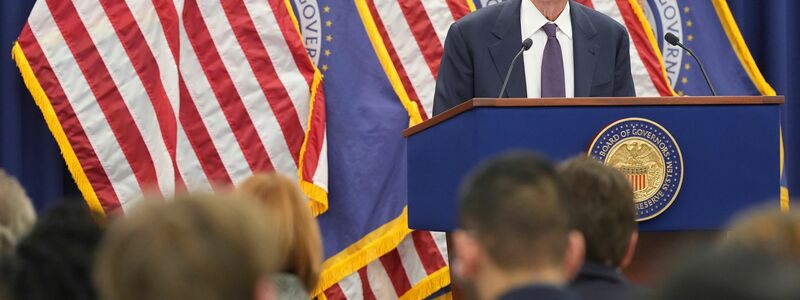 Die Fed hat nach drei Senkungen erstmals wieder den Leitzins unberührt gelassen. - Foto: Jacquelyn Martin/AP/dpa