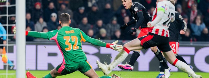 Der Glücksmoment: Jamal Musiala (M) erzielt sein Comeback-Tor zum 1:0. - Foto: Rolf Vennenbernd/dpa