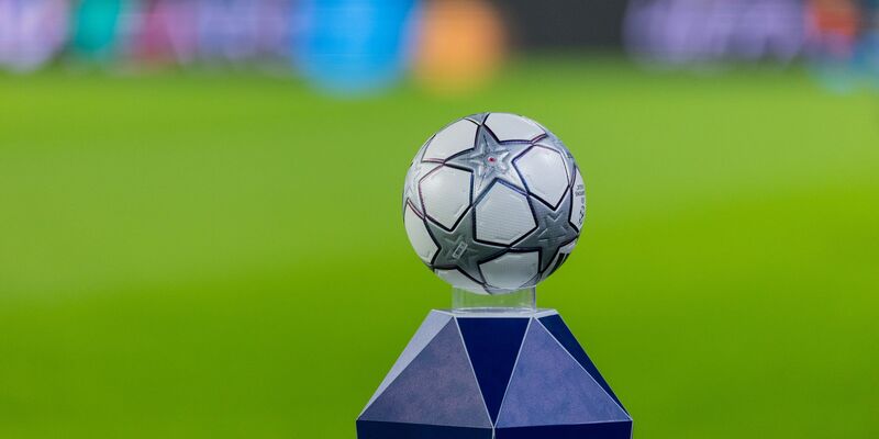 Am Freitag werden die Playoffs der Champions League ausgelost. - Foto: Rolf Vennenbernd/dpa