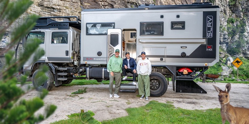 Frank Rosin Ali Güngörmüs Alexander Kumptner Roadtrip Australien - Foto: Joyn/Richard Lowe, presseportal.de