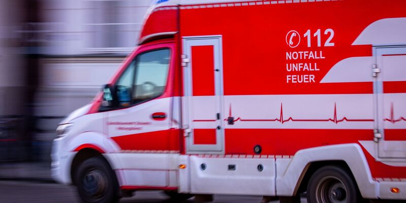 Nach einem tödlichen Badeunfall von zwei Schwestern sind nun die Eltern angeklagt. (Symbolbild) - Foto: Jens Büttner/dpa