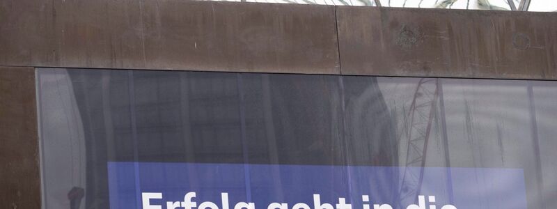 Sechs Jahre in Serie hat Deutschlands größtes Geldhaus mit Gewinn abgeschlossen. - Foto: Boris Roessler/dpa