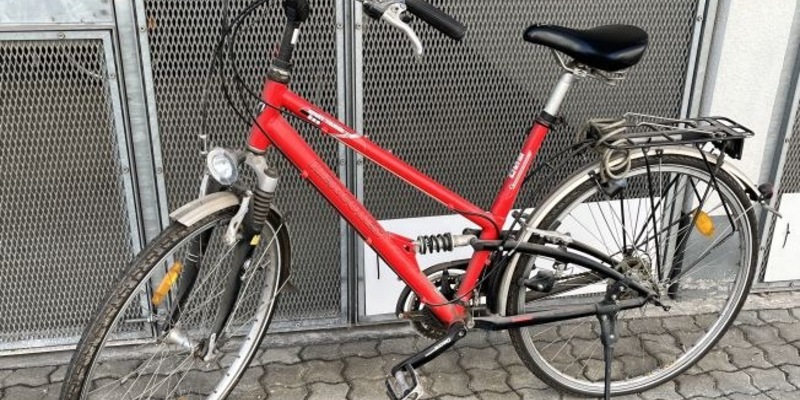 POL-OF: Mutmaßlicher Ladendieb nach Flucht festgenommen; Falsche Dienstleister ergaunerten mehrere tausend Euro; Unfallbeteiligter bitte melden! und mehr - Foto: presseportal.de