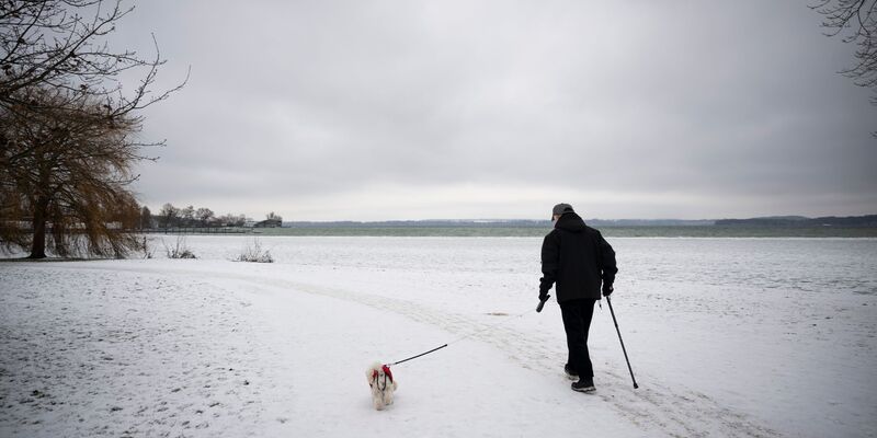 Im Norden bleibt es frostig.  - Foto: Philip Dulian/dpa