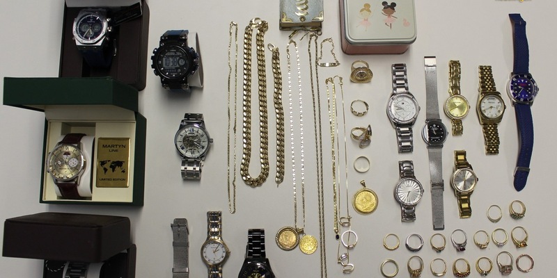 POL-RT: Mutmaßliche Einbrecherbande ausgehoben - mehrere Tatverdächtige in Haft - Eigentümer des beschlagnahmten Diebesguts gesucht (Landkreise Esslingen, Tübingen, Göppingen und Alb-Donau-Kreis) - Foto: presseportal.de