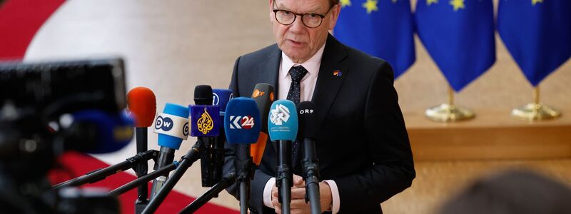 «Diese heute getroffene Entscheidung ist ein starkes politisches Signal – und ein überfälliges», sagt der deutsche Außenminister Johann Wadephul. - Foto: Geert Vanden Wijngaert/AP/dpa