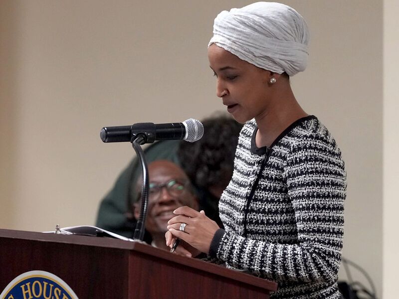 Sie wurde bei einer Rede aus dem Publikum attackiert - die demokratische Abgeordnete Ilhan Omar. (Archivbild) - Foto: Richard Tsong-Taatarii/Star Tribune via AP/dpa