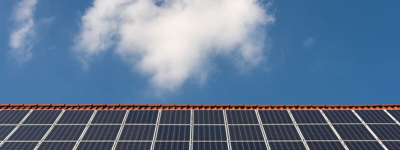Wer sich eine neue Photovoltaikanlage anschafft, muss mit einer geringeren Vergütung rechnen. (Archivbild) - Foto: Sebastian Gollnow/dpa