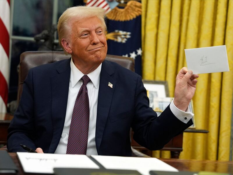 Heute will Trump seinen Favoriten für die Spitze der mächtigen Fed bekanntgeben. (Archivbild) - Foto: Evan Vucci/AP/dpa