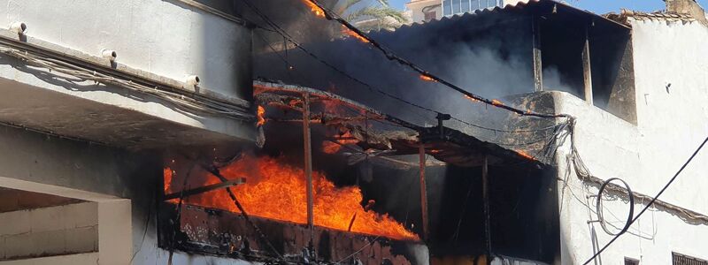 Die Justiz auf Mallorca hat gegen die sogenannten Kegelbrüder Anklage wegen vorsätzlicher Brandstiftung erhoben und sieben Jahre Haft gefordert. (Archivbild) - Foto: 5vision/dpa