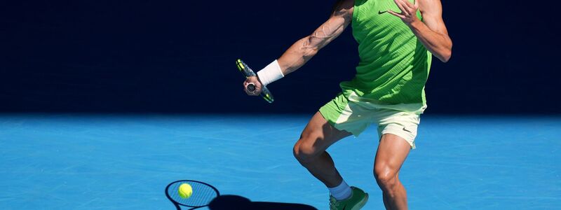 Alexander Zverev und Carlos Alcaraz lieferte sich einen epischen Fight. - Foto: Dar Yasin/AP/dpa