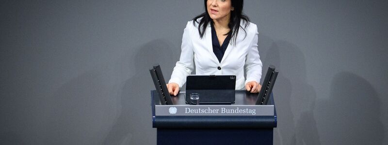 Wirtschaftsministerin Reiche: Ermutigende Signale für die deutsche Wirtschaft, aber weitere Reformen notwendig. - Foto: Bernd von Jutrczenka/dpa
