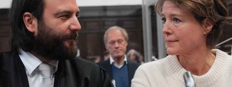 Nach einer dramatischen Szene im Gerichtssaal wurde der Prozess kurz unterbrochen. - Foto: Marcus Brandt/Pool dpa/dpa