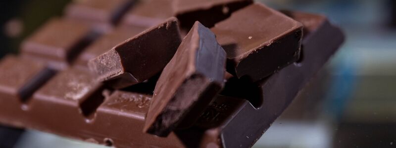 Schokolade und andere Süßwaren sind nach Angaben aus den Bundesländern deutlich teurer geworden. (Symbolbild) - Foto: Hendrik Schmidt/dpa