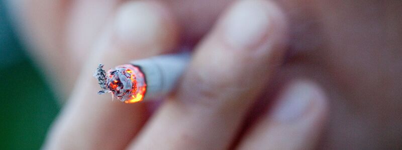 Nach Angaben des Statistischen Bundesamts wurden im vergangenen Jahr in Deutschland 66,4 Milliarden Zigaretten versteuert. (Symbolbild) - Foto: Christoph Schmidt/dpa