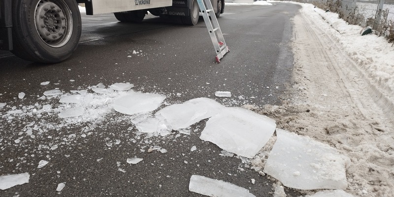 POL-HI: Gefahr durch Eisplatten auf der Autobahn - Foto: presseportal.de