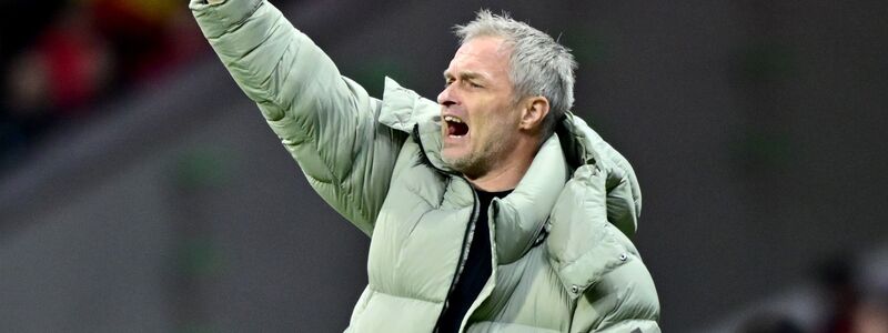 Deutlicher Fingerzeig für die Zukunft: Frauen-Bundestrainer Christian Wück. (Archivbild) - Foto: Sebastian Christoph Gollnow/dpa