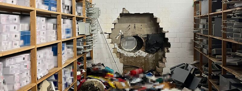 Nach dem Millionen-Einbruch in Gelsenkirchen fühlen sich Kunden schlecht von der Sparkasse informiert - Foto: -/Polizei Gelsenkirchen/dpa