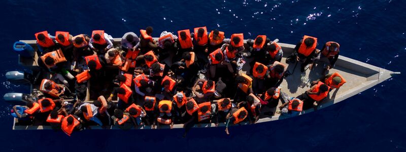 Laut Schätzungen der Vereinten Nationen gab es allein im ersten Halbjahr 2025 hunderte Todesfälle im Mittelmeer. (Archivbild) - Foto: Joan Mateu Parra/AP/dpa