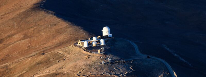 Die Sternwarte „Rolf Chini Cerro Murphy“ der Europäischen Südsternwarte (ESO) am Cerro Armazones - Foto: Bernd von Jutrczenka/dpa