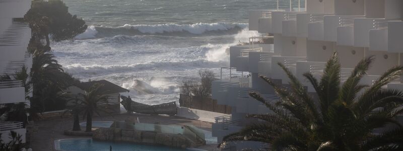 Nach dem Sturm können sich die Menschen auf Mallorca auf ein ruhigeres Wochenende mit Sonne freuen. Nächste Woche soll es wieder regnen. (Archivbild) - Foto: Clara Margais/dpa