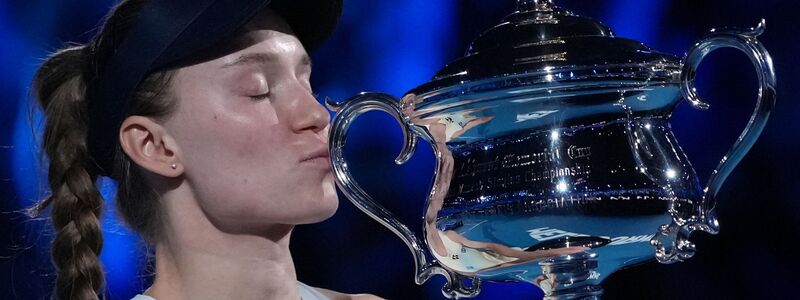 Jelena Rybakina hat erstmals die Australian Open gewonnen. - Foto: Aaron Favila/AP/dpa