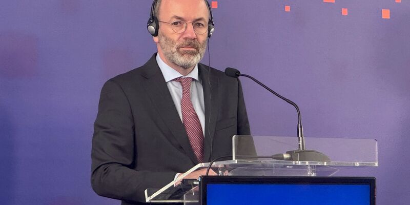 EVP-Chef Weber äußert sich beim Spitzentreffen in Zagreb zu einem sechs Jahre alten Vorschlag aus Frankreich, der jetzt aktueller ist denn je. - Foto: Michael Fischer/dpa