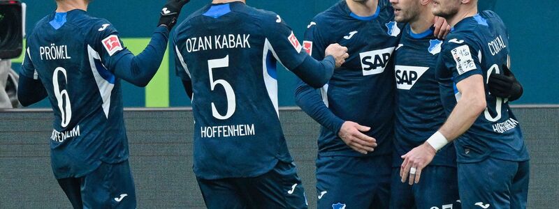 Brach den Bann gegen Union: Torjäger Andrej Kramaric (2.v.r.). - Foto: Uwe Anspach/dpa