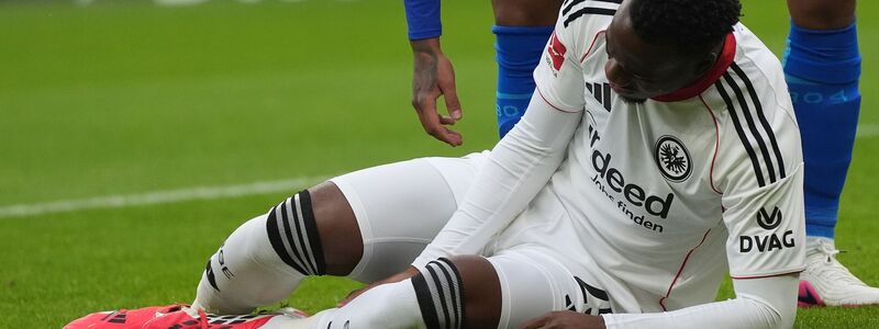 Arnaud Kalimuendo bekam in dieser Szene keinen Strafstoß zugesprochen. - Foto: Marc Schüler/dpa