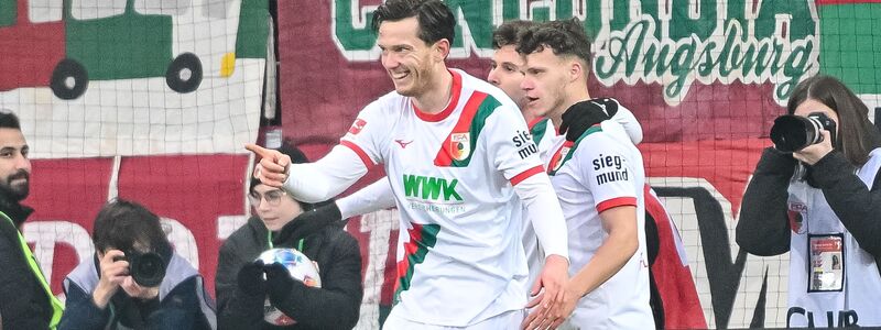 Traf doppelt für den FC Augsburg: Michael Gregoritsch. - Foto: Harry Langer/dpa
