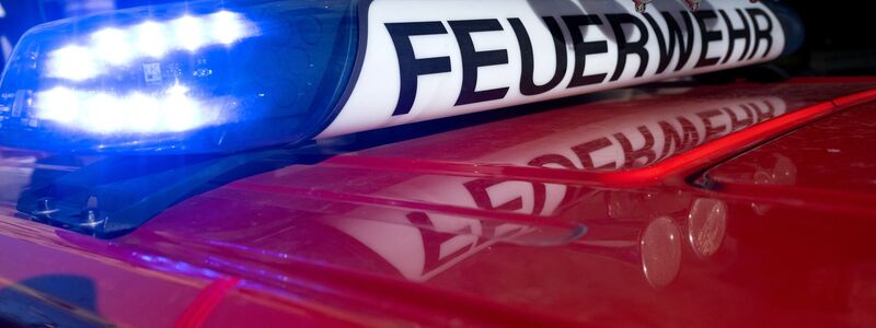 Großeinsatz für die Münchner Feuerwehr nach einem Busunfall in München. (Symbolbild) - Foto: Sven Hoppe/dpa