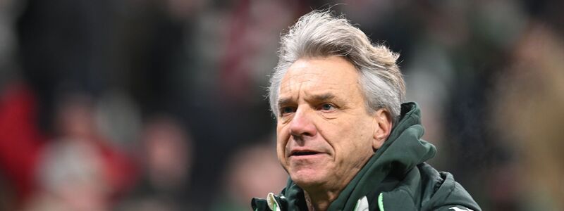  Sitzt Horst Steffen auch beim nächsten Spiel noch auf der Werder-Bank? - Foto: Carmen Jaspersen/dpa