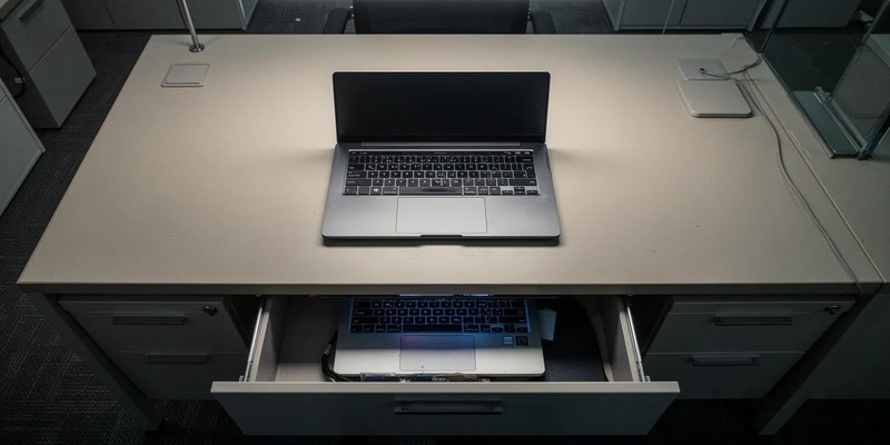 Arbeitsgericht München: Heimliche Nebentätigkeit führt zu fristloser Kündigung - Foto: über boerse-global.de