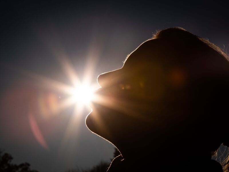 Über die Haut wird ein Großteil von Vitamin D im Körper gebildet. (Symbolbild) - Foto: Friso Gentsch/dpa