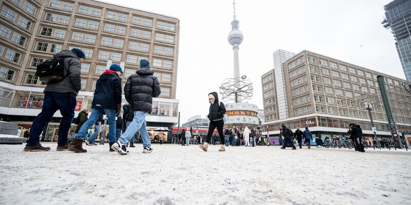 Im Nordosten Deutschlands - wie hier in Berlin - bleibt es kalt. - Foto: Fabian Sommer/dpa