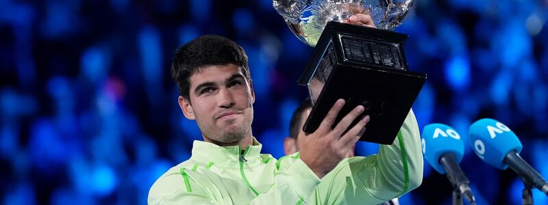 Jetzt hat Carlos Alcaraz bei allen vier Grand-Slam-Turnieren gewonnen. - Foto: Aaron Favila/AP/dpa