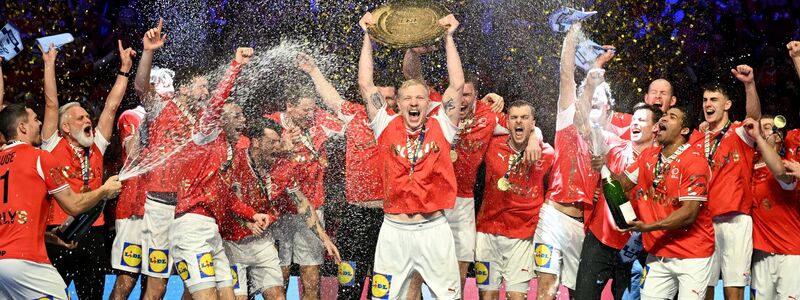 Die Dänen feierten den Titel. - Foto: Sina Schuldt/dpa